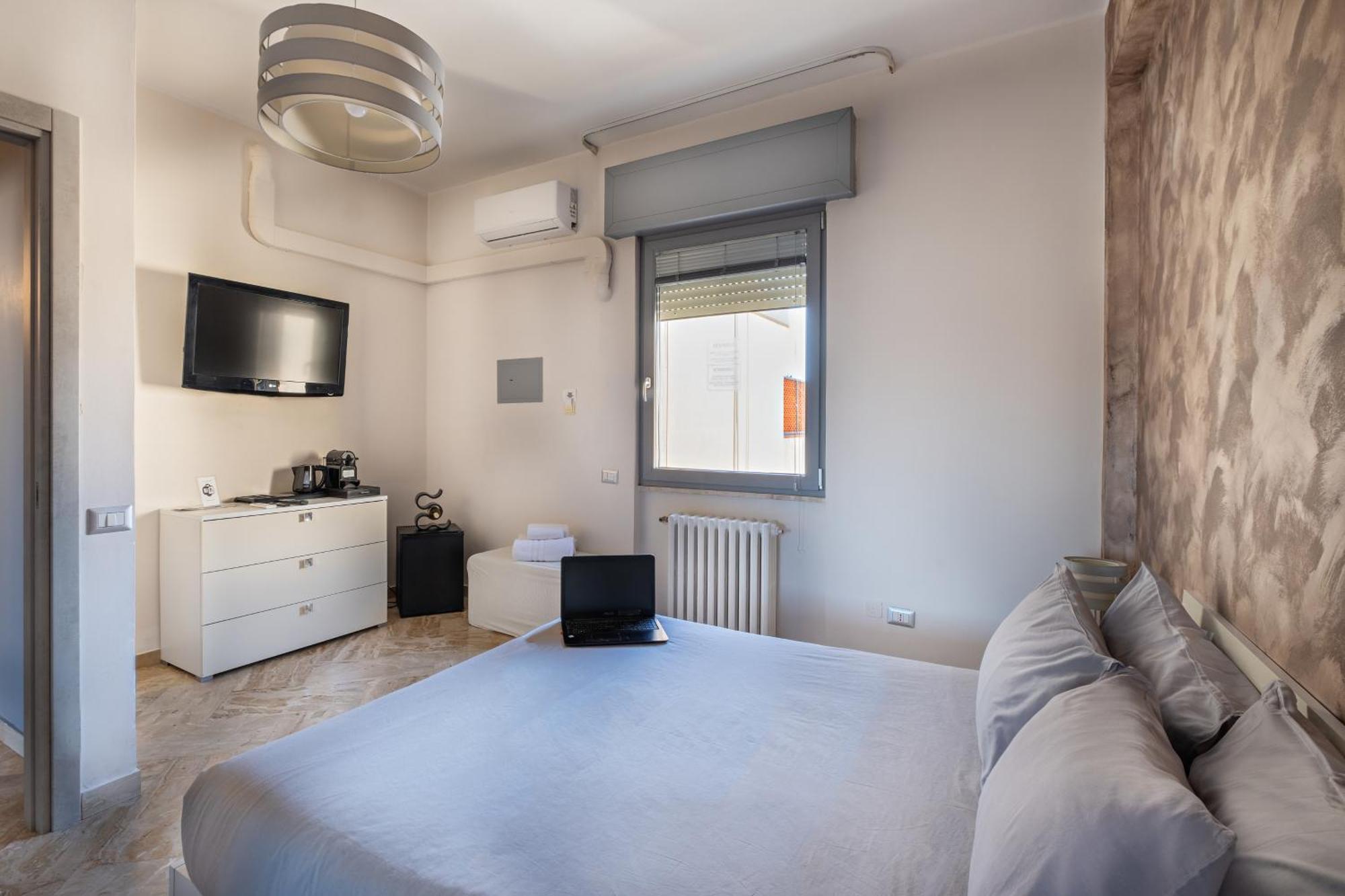 Penthouse Station Luxury Apts Le Dimore 布林迪西 外观 照片